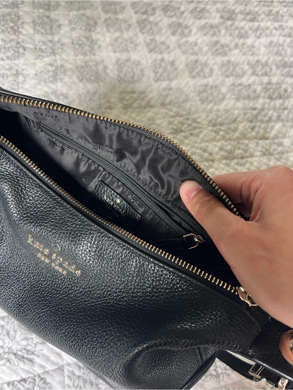 Kate spade black pebbled leather crossbody with striped strap - Picture 5 of 8